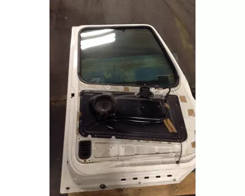 VOLVO VNM DOOR ASSEMBLY, FRONT