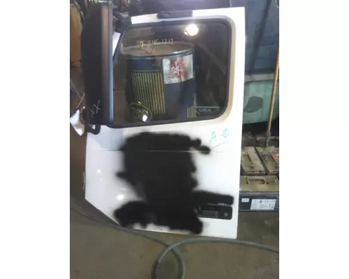 VOLVO VNM DOOR ASSEMBLY, FRONT