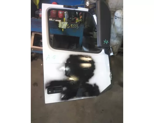 VOLVO VNM DOOR ASSEMBLY, FRONT