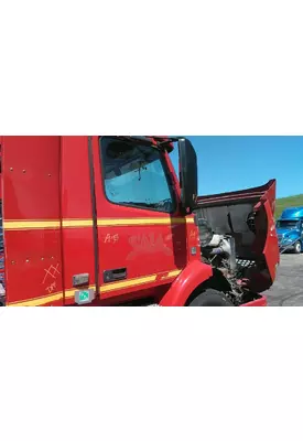 VOLVO VNM DOOR ASSEMBLY, FRONT
