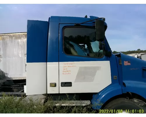 VOLVO VNM DOOR ASSEMBLY, FRONT