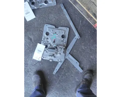 VOLVO VNM DOOR WINDOW REGULATOR