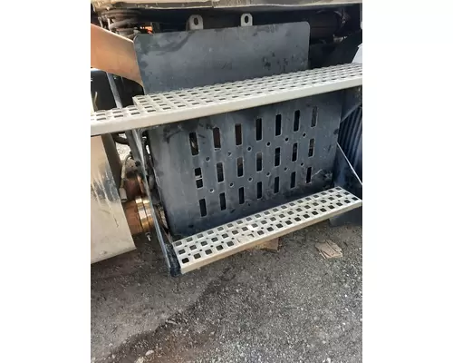 VOLVO VNM DPF COVER