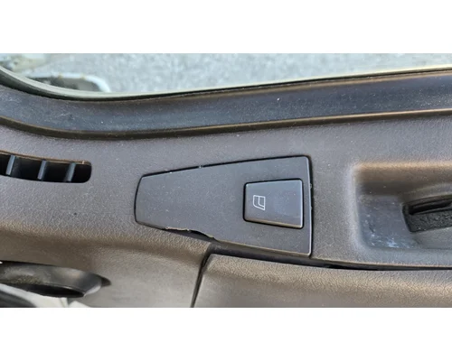 VOLVO VNM Door Assembly, Front