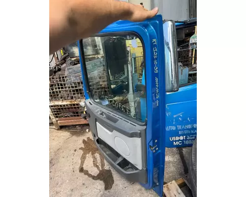 VOLVO VNM Door Assembly, Front