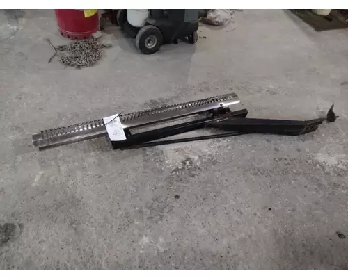 VOLVO VNM EXHAUSTMUFFLER BRACKET