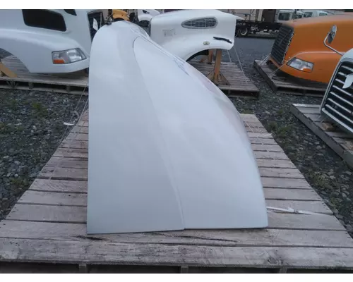 VOLVO VNM FAIRING, WIND DEFLECTOR ROOF