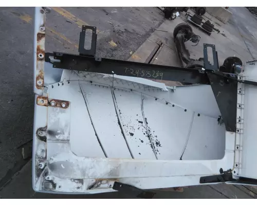 VOLVO VNM FAIRING, WIND DEFLECTOR ROOF