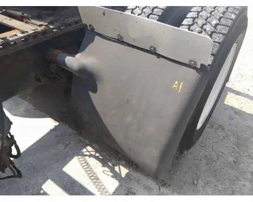 VOLVO VNM FENDER, QUARTERHALF REAR