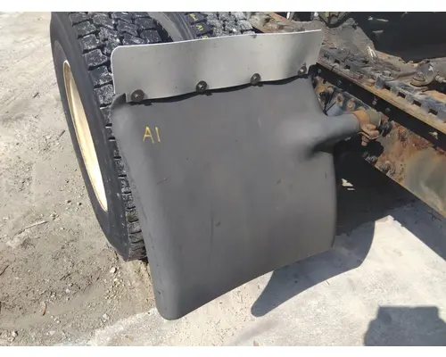 VOLVO VNM FENDER, QUARTERHALF REAR