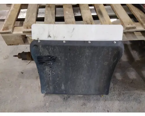 VOLVO VNM FENDER, QUARTERHALF REAR