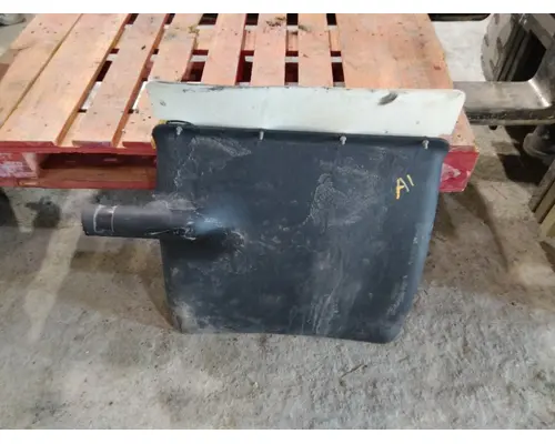 VOLVO VNM FENDER, QUARTERHALF REAR