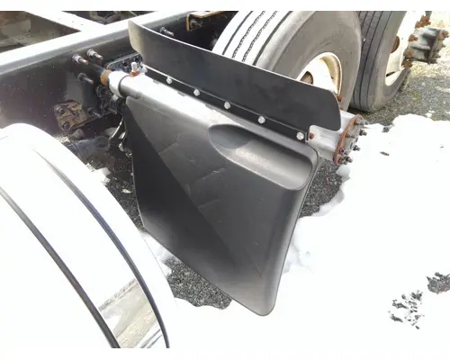 VOLVO VNM FENDER, QUARTERHALF REAR