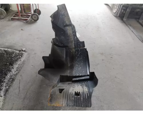 VOLVO VNM FENDER, SPLASH SHIELDGUARD