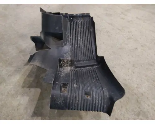 VOLVO VNM FENDER, SPLASH SHIELDGUARD