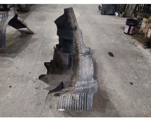 VOLVO VNM FENDER, SPLASH SHIELDGUARD