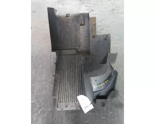 VOLVO VNM FENDER EXTENSION