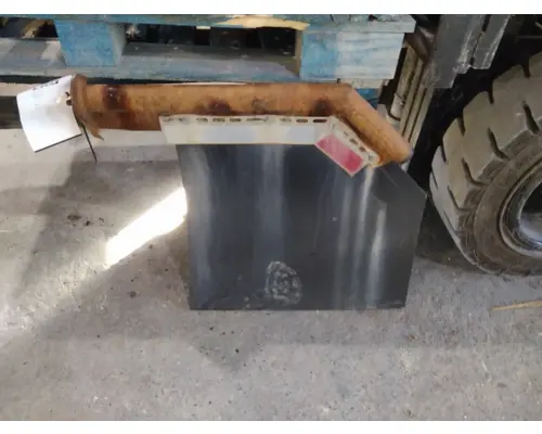 VOLVO VNM FENDER EXTENSION