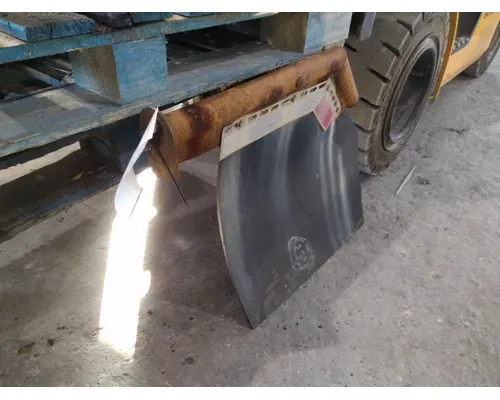 VOLVO VNM FENDER EXTENSION