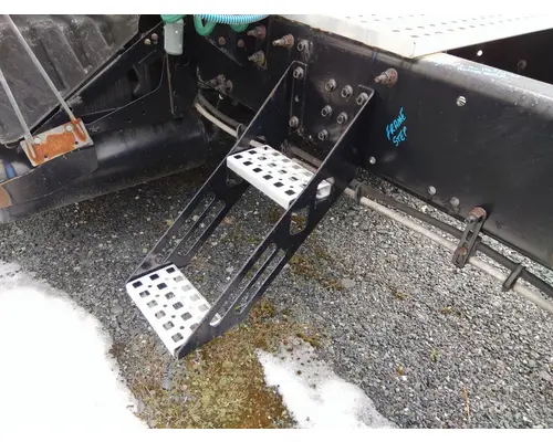 VOLVO VNM FRAME STEP