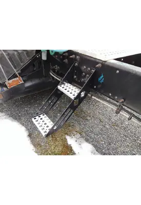 VOLVO VNM FRAME STEP