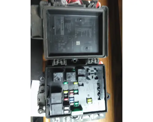VOLVO VNM FUSE BOX