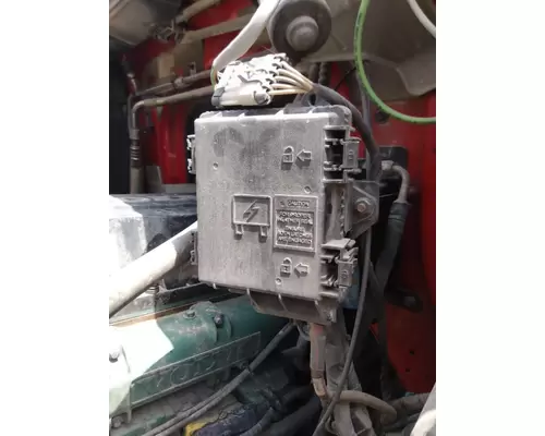VOLVO VNM FUSE BOX