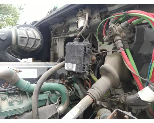 VOLVO VNM FUSE BOX