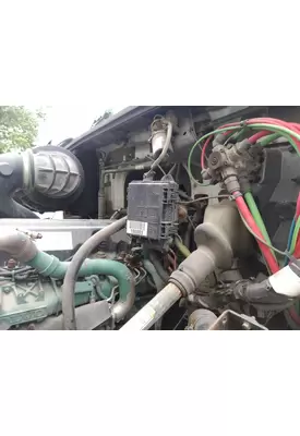 VOLVO VNM FUSE BOX