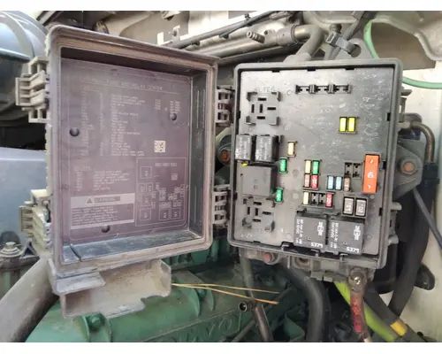 VOLVO VNM FUSE BOX