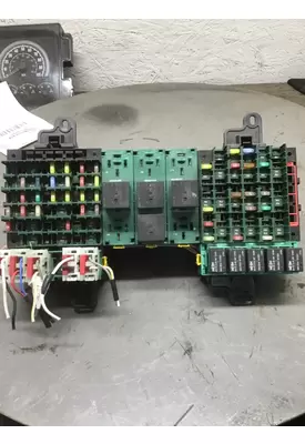 VOLVO VNM FUSE BOX