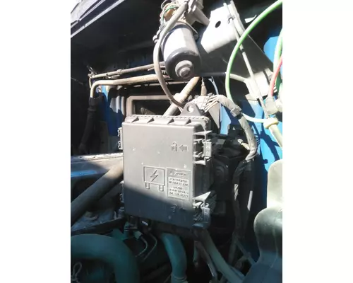 VOLVO VNM FUSE BOX