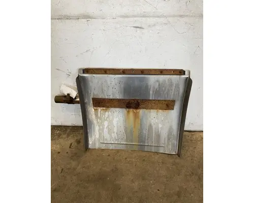 VOLVO VNM Fender Extension