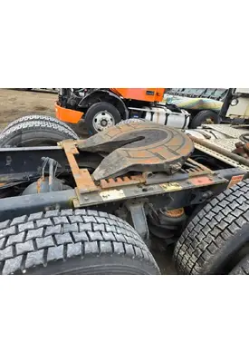 VOLVO VNM Fifth Wheel