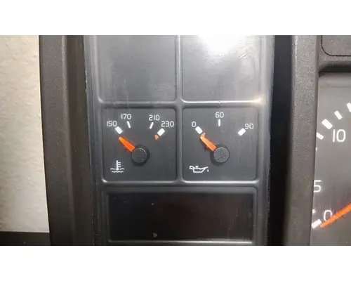 VOLVO VNM GAUGE CLUSTER
