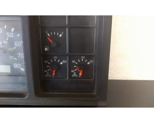 VOLVO VNM GAUGE CLUSTER