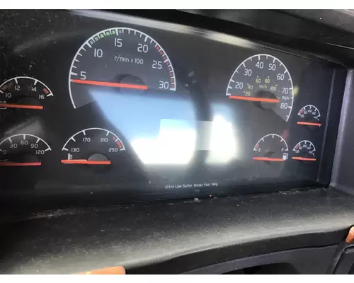 VOLVO VNM GAUGE CLUSTER