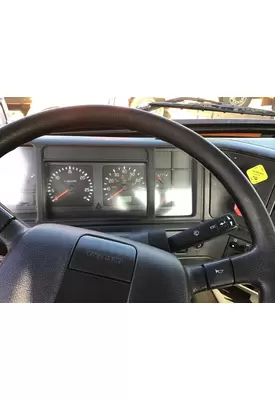 VOLVO VNM GAUGE CLUSTER