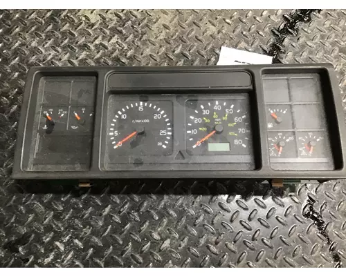 VOLVO VNM GAUGE CLUSTER