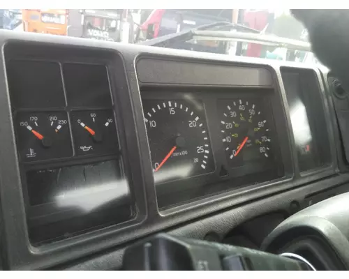 VOLVO VNM GAUGE CLUSTER