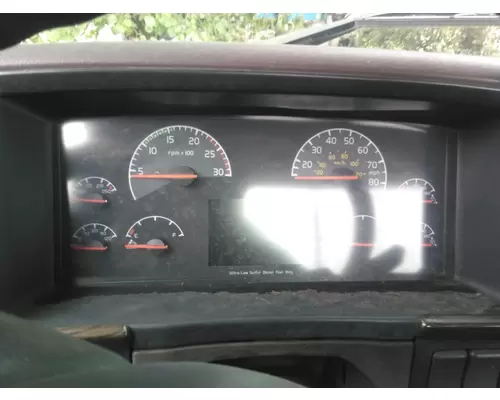 VOLVO VNM GAUGE CLUSTER