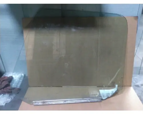 VOLVO VNM GLASS, DOOR, FRONT