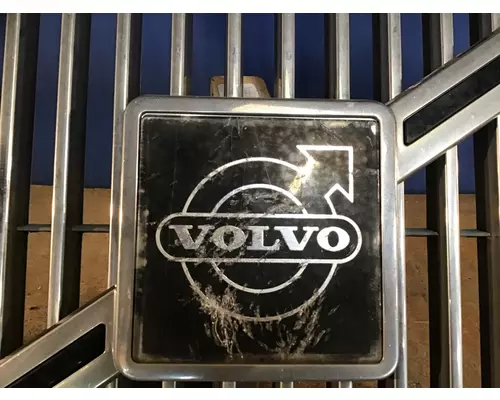 VOLVO VNM GRILLE