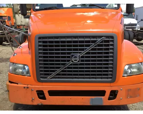 VOLVO VNM GRILLE