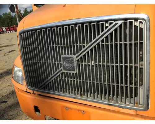 VOLVO VNM GRILLE