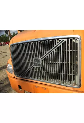 VOLVO VNM GRILLE