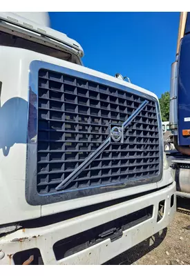 VOLVO VNM GRILLE