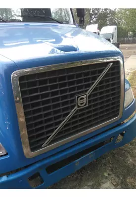 VOLVO VNM GRILLE