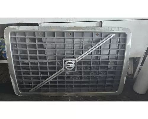 VOLVO VNM Grille