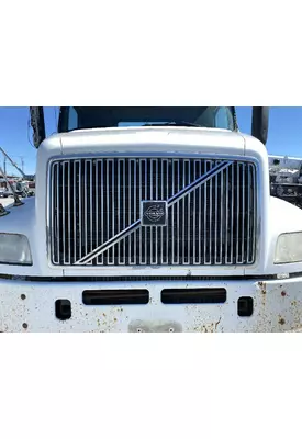 VOLVO VNM Grille